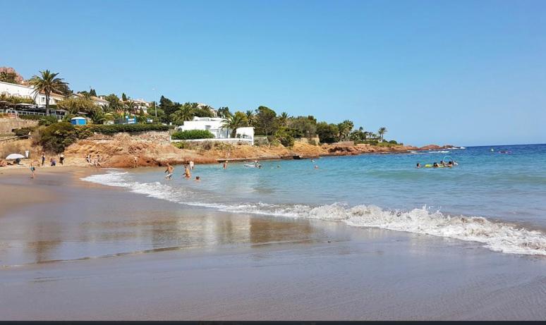 La Belle Vue-Charming Duplex Apartment With Sea View, 50 Meters From Beach And Private Parking Saint-Raphaël Kültér fotó